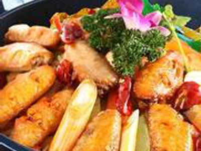 小吃店怎么打開市場呢？四川小吃培訓(xùn)學校提議