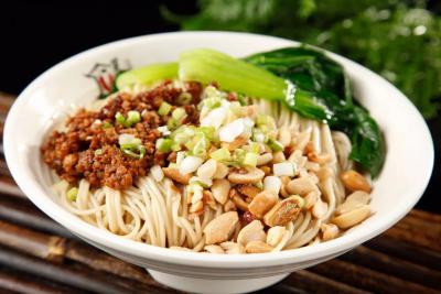 成都擔(dān)擔(dān)面食技術(shù)培訓(xùn)哪里好？面臊炒制流程技巧